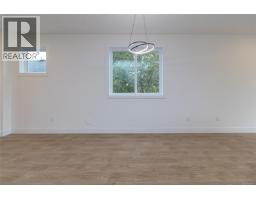 Bedroom - A 2235 Shelbourne St, Victoria, BC V8R4L2 Photo 8