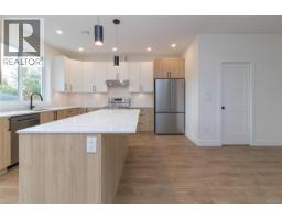Entrance - A 2235 Shelbourne St, Victoria, BC V8R4L2 Photo 11
