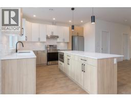 A 2235 Shelbourne St, Victoria, BC V8R4L2 Photo 12