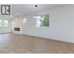 Bedroom - A 2235 Shelbourne St, Victoria, BC V8R4L2 Photo 9