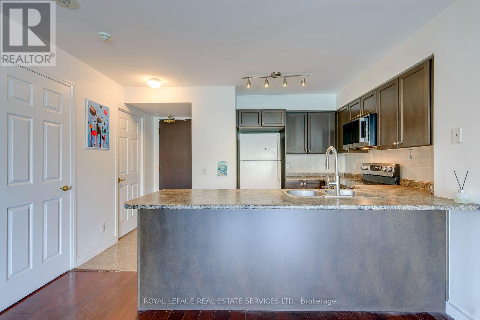 2012 - 30 GRAND TRUNK CRESCENT, Toronto (Waterfront Communities) — photo 8