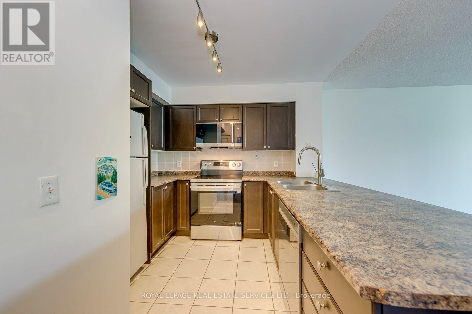 2012 - 30 GRAND TRUNK CRESCENT, Toronto (Waterfront Communities) — photo 9