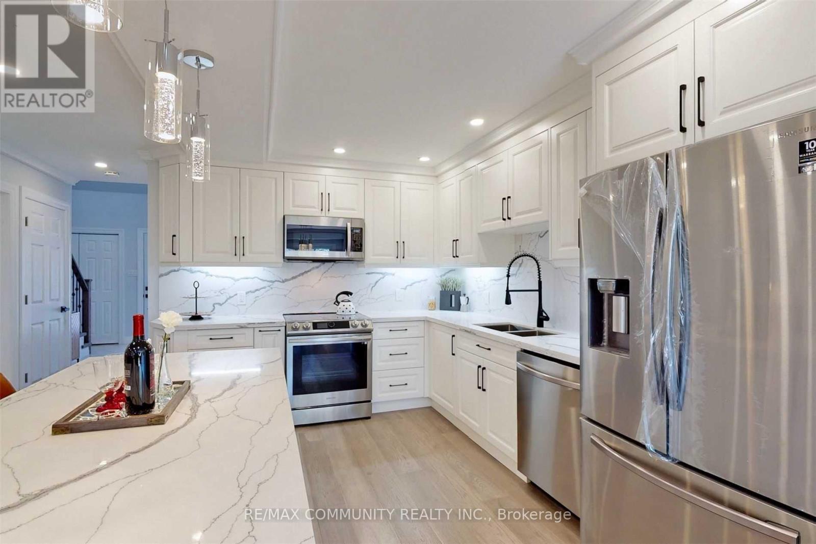 1216 CHARLOTTE CIRCLE, Pickering (Liverpool) — photo 5