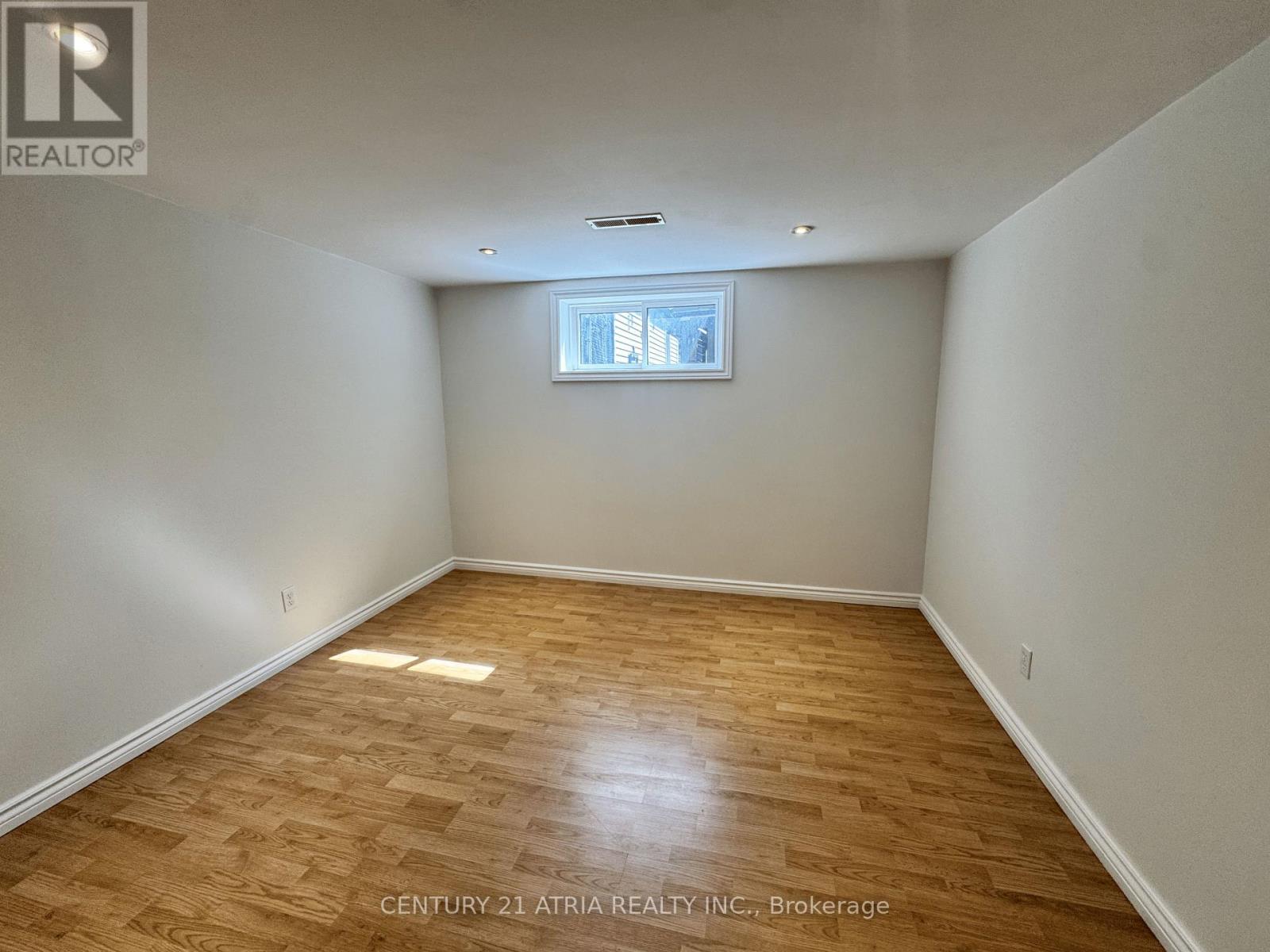 BSMT - 28 WILLOWHURST CRESCENT, Toronto (Wexford-Maryvale) — photo 11