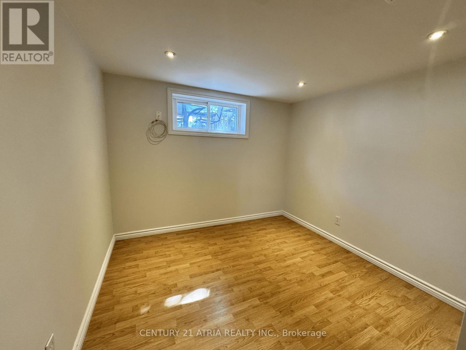 BSMT - 28 WILLOWHURST CRESCENT, Toronto (Wexford-Maryvale) — photo 9