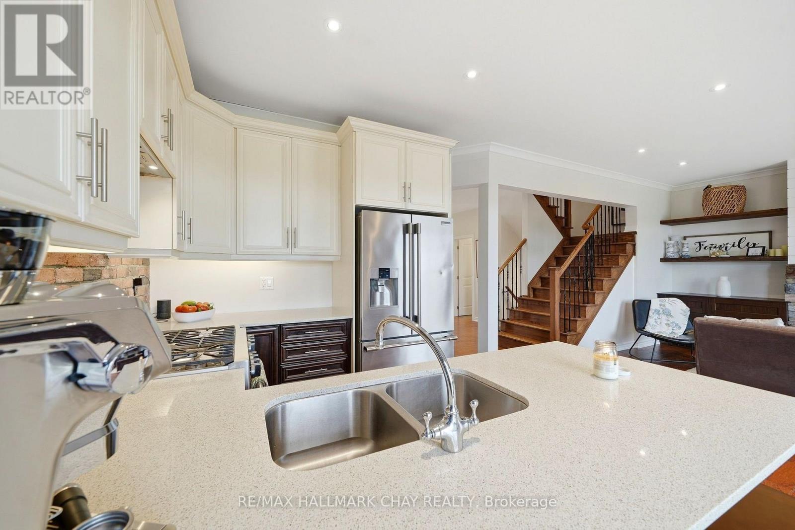 56 STRACHAN TRAIL - Image 14