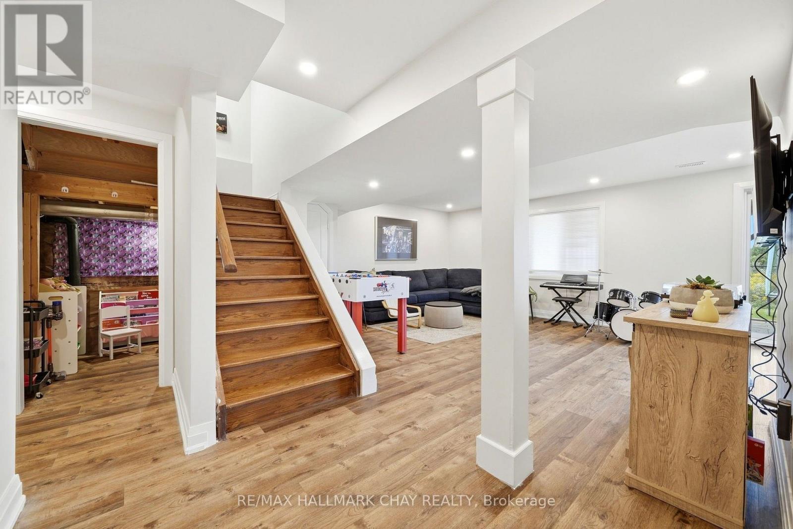 56 STRACHAN TRAIL - 31