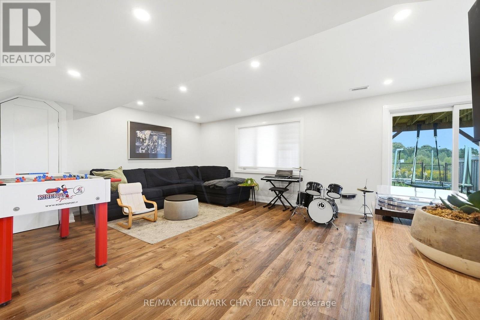 56 STRACHAN TRAIL - Image 33