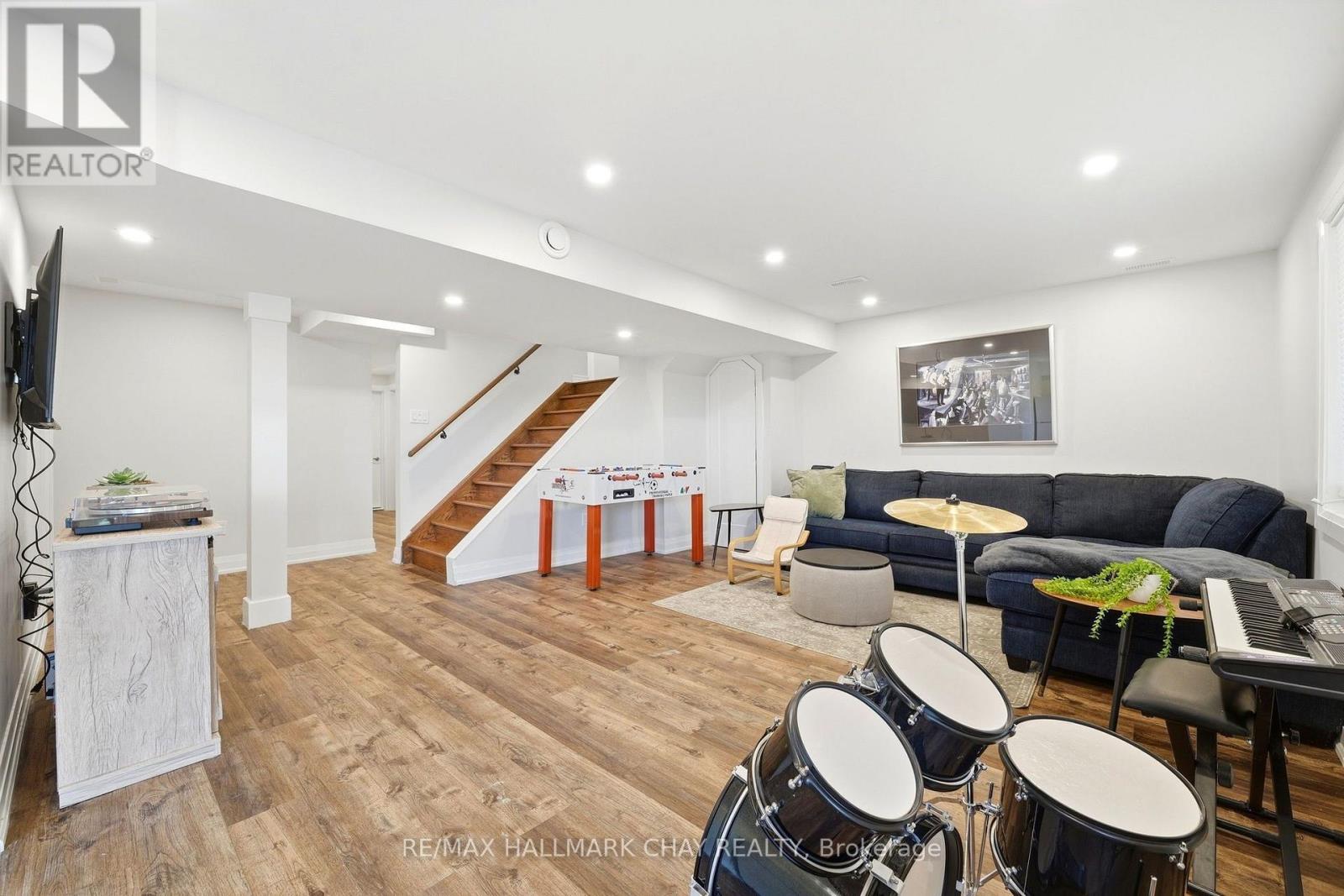 56 STRACHAN TRAIL - 35