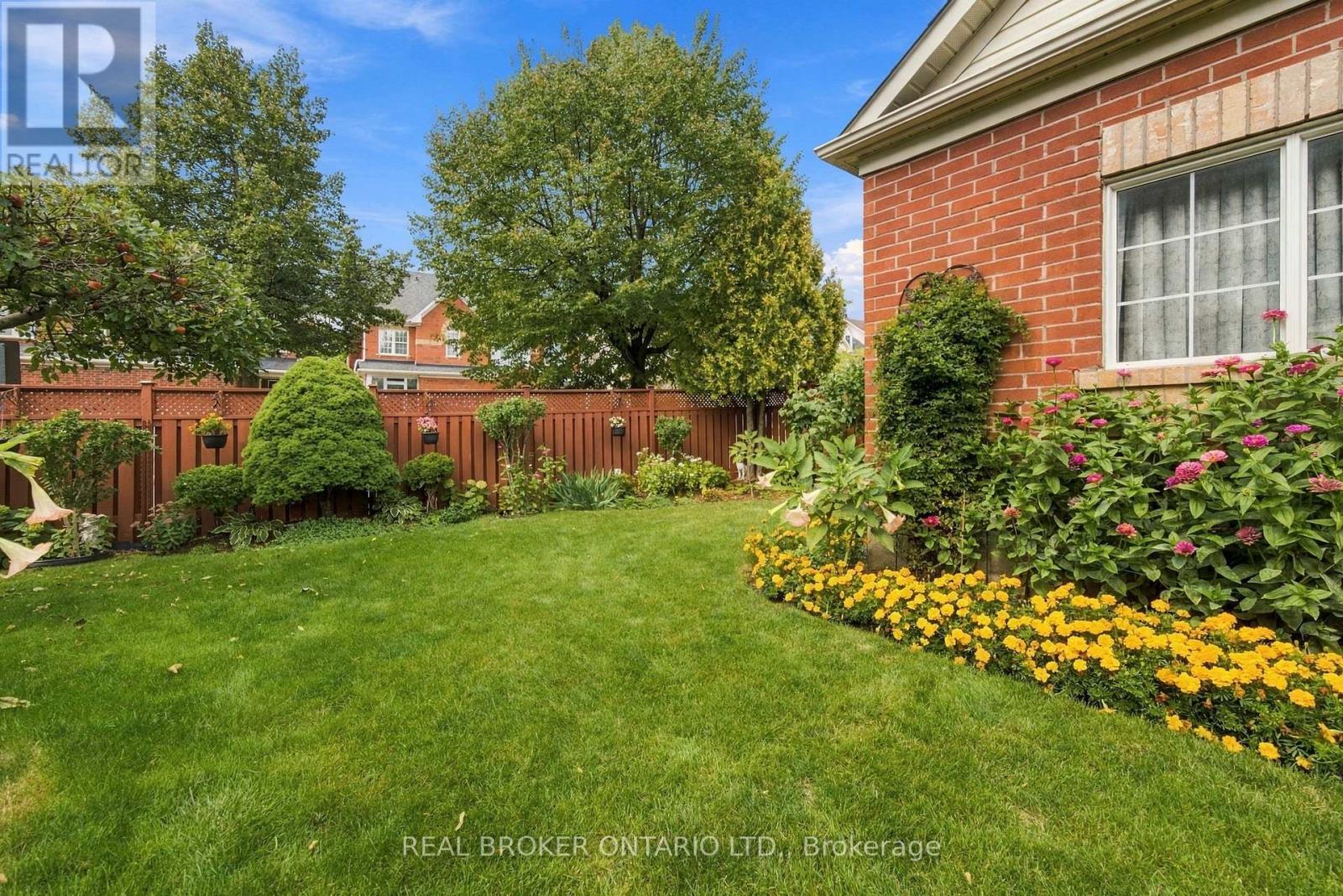 33 PASCOE DRIVE - 37