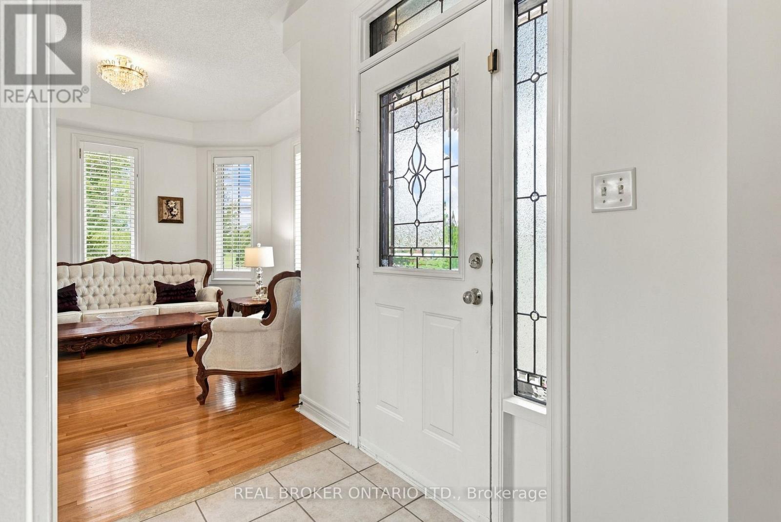 33 PASCOE DRIVE - 7