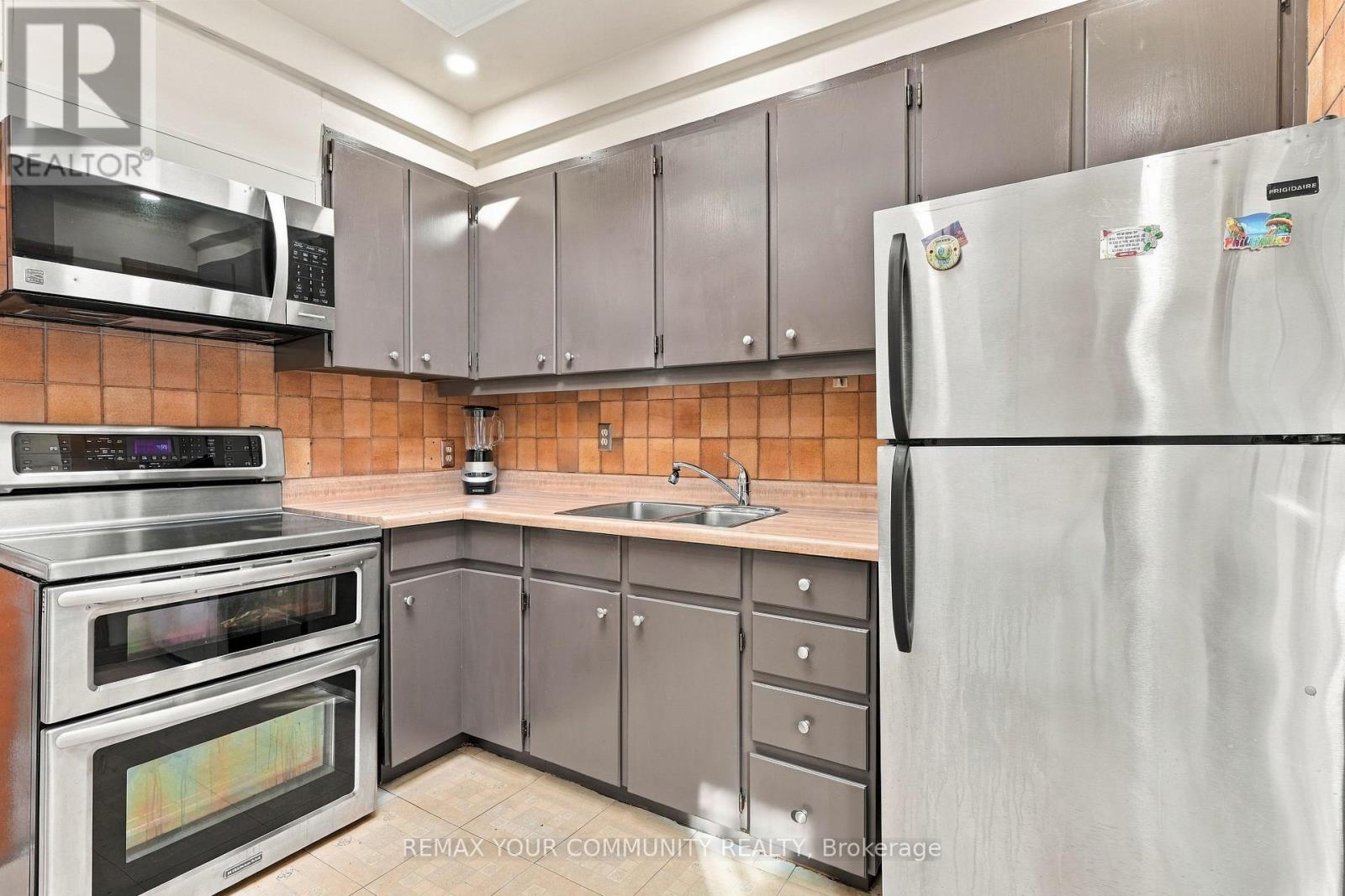 59 REDWATER DRIVE - 12
