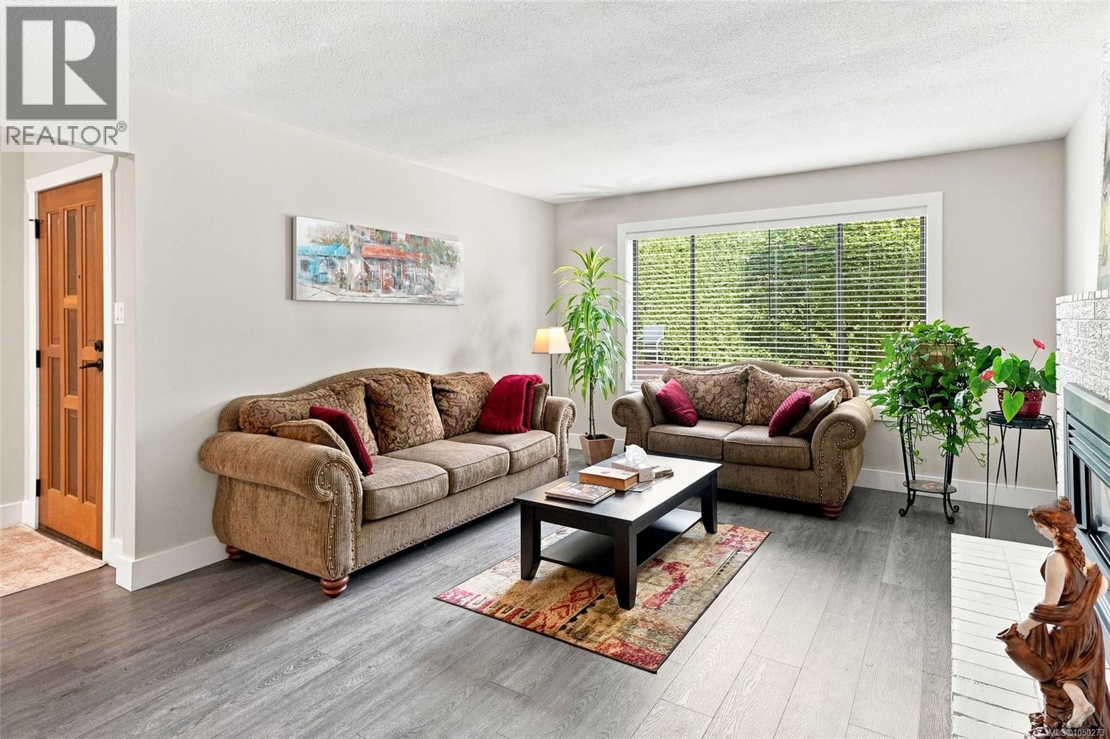 517 Hall Rd - Image 15