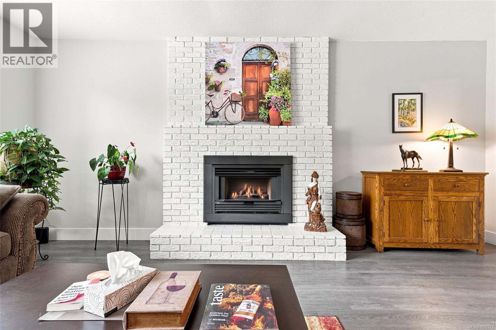517 Hall Rd - 16