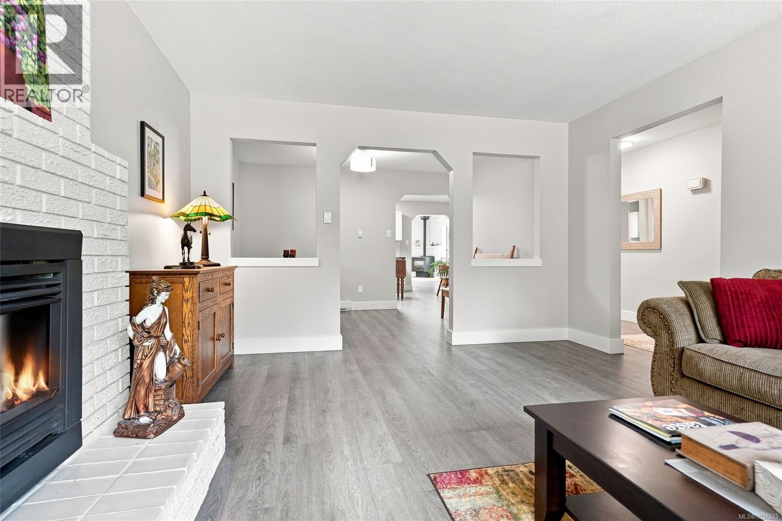 517 Hall Rd - 17