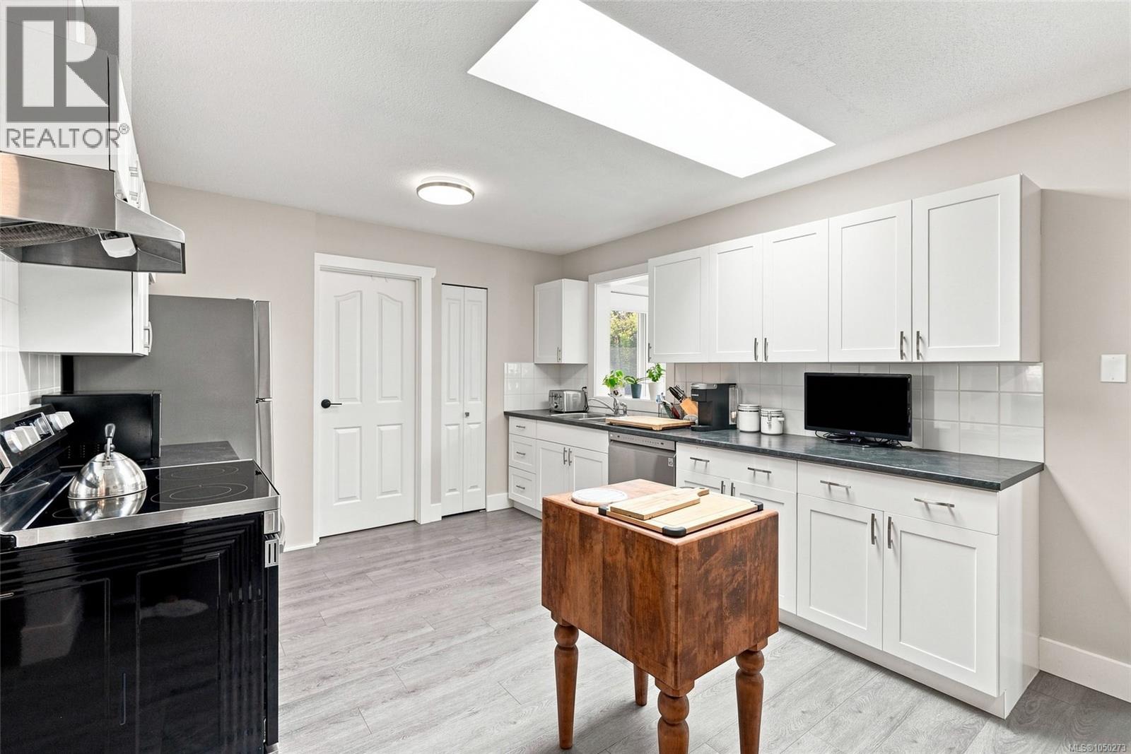 517 Hall Rd - Image 19