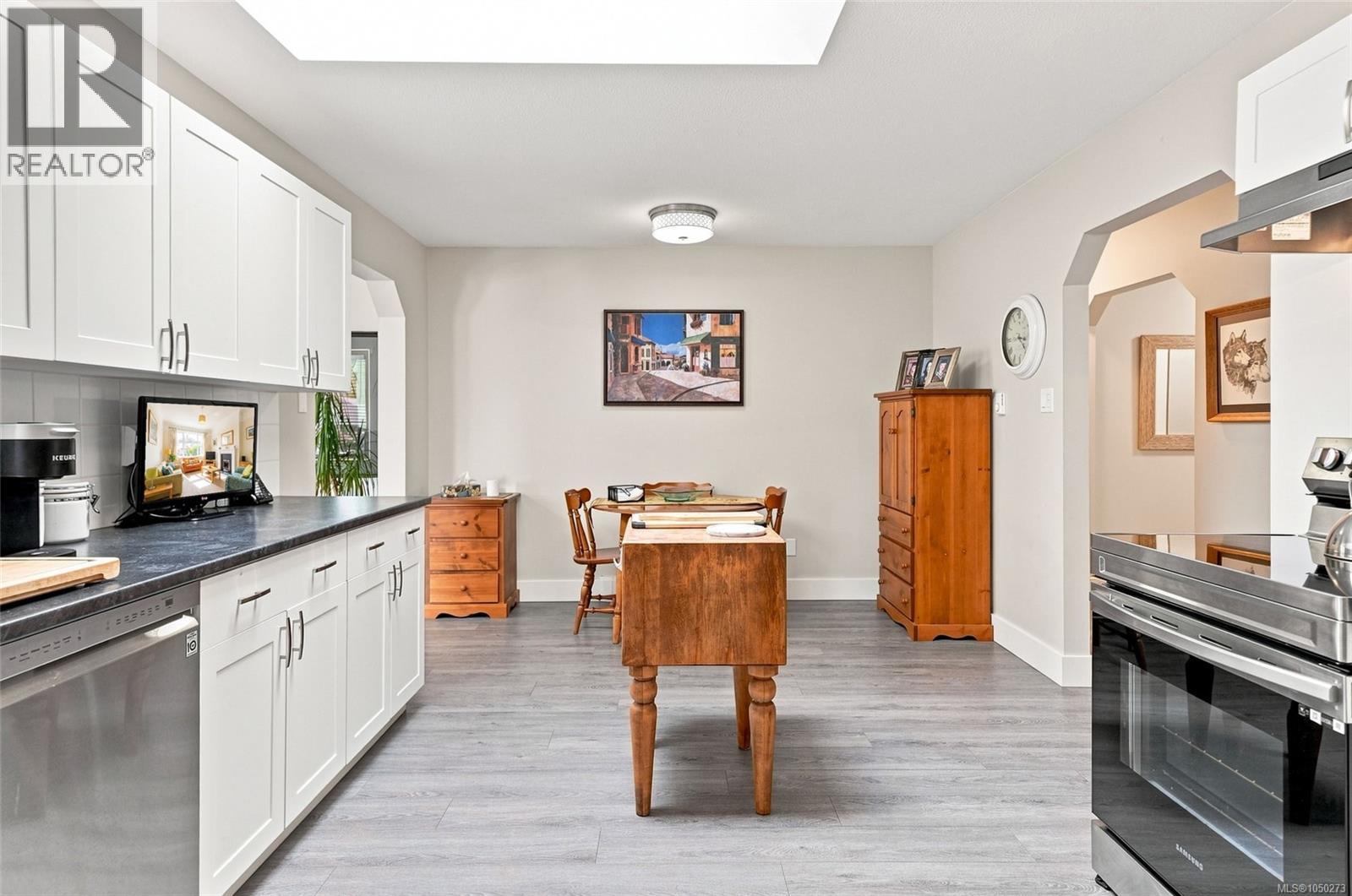 517 Hall Rd - Image 21