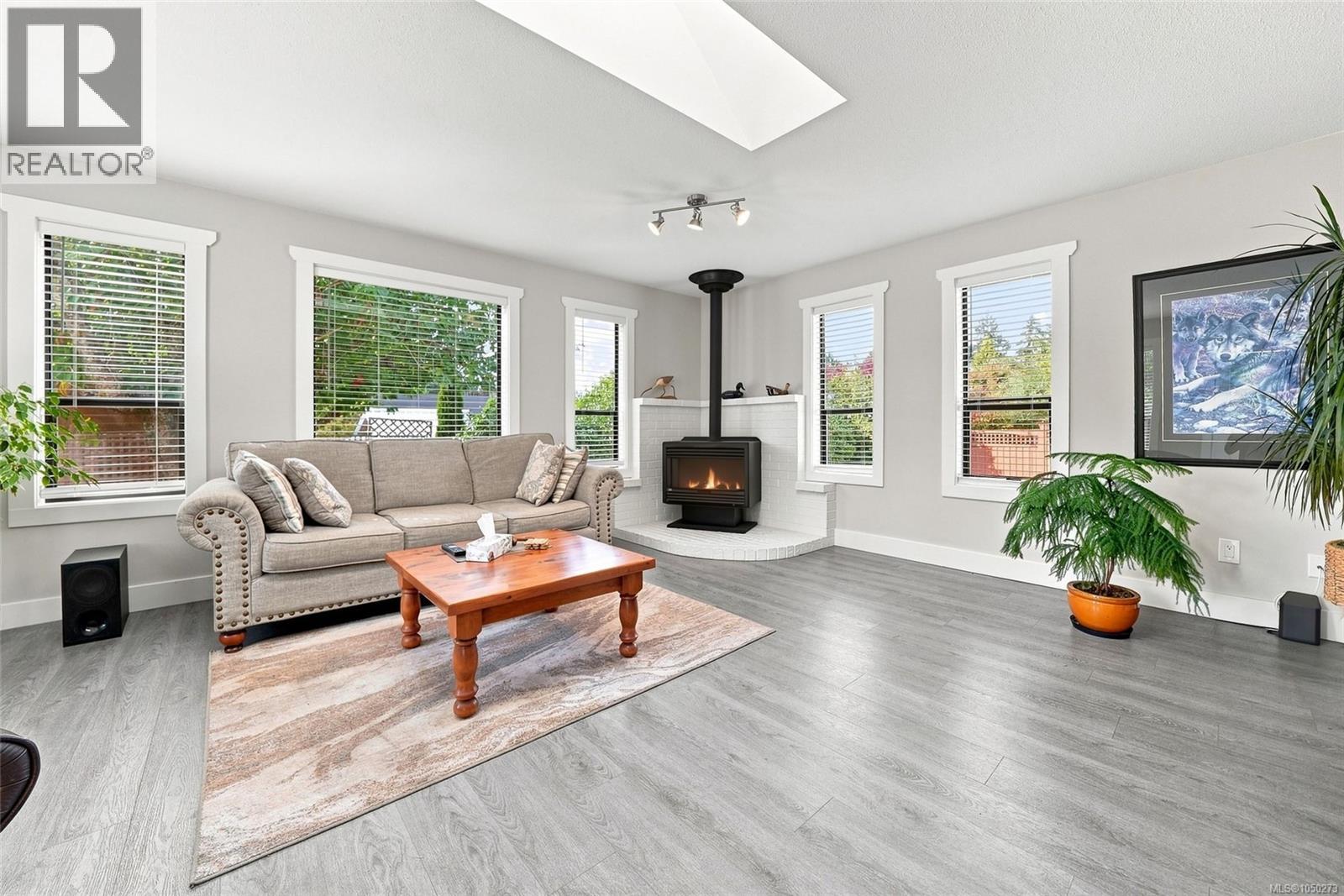 517 Hall Rd - Image 22