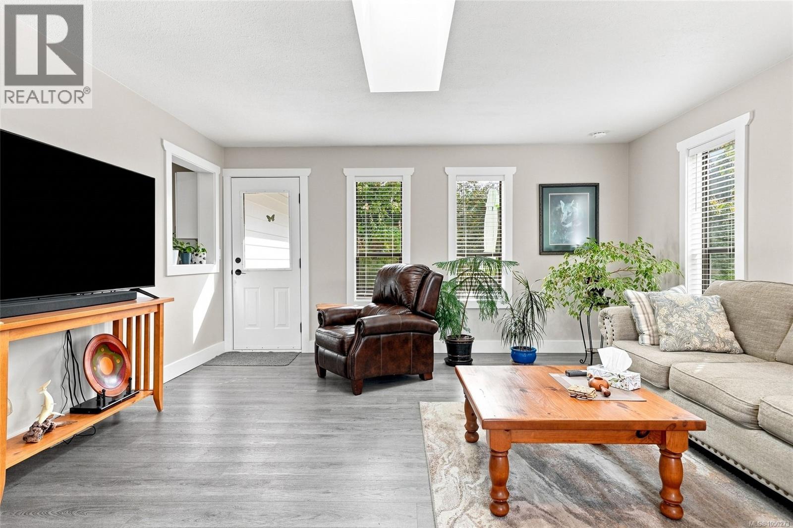 517 Hall Rd - Image 23