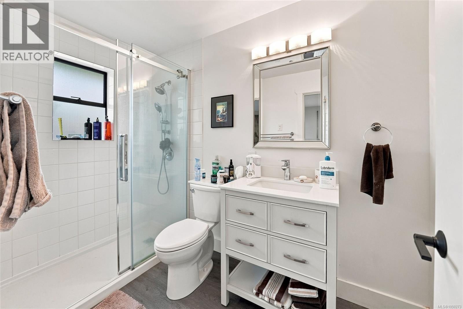 517 Hall Rd - 24