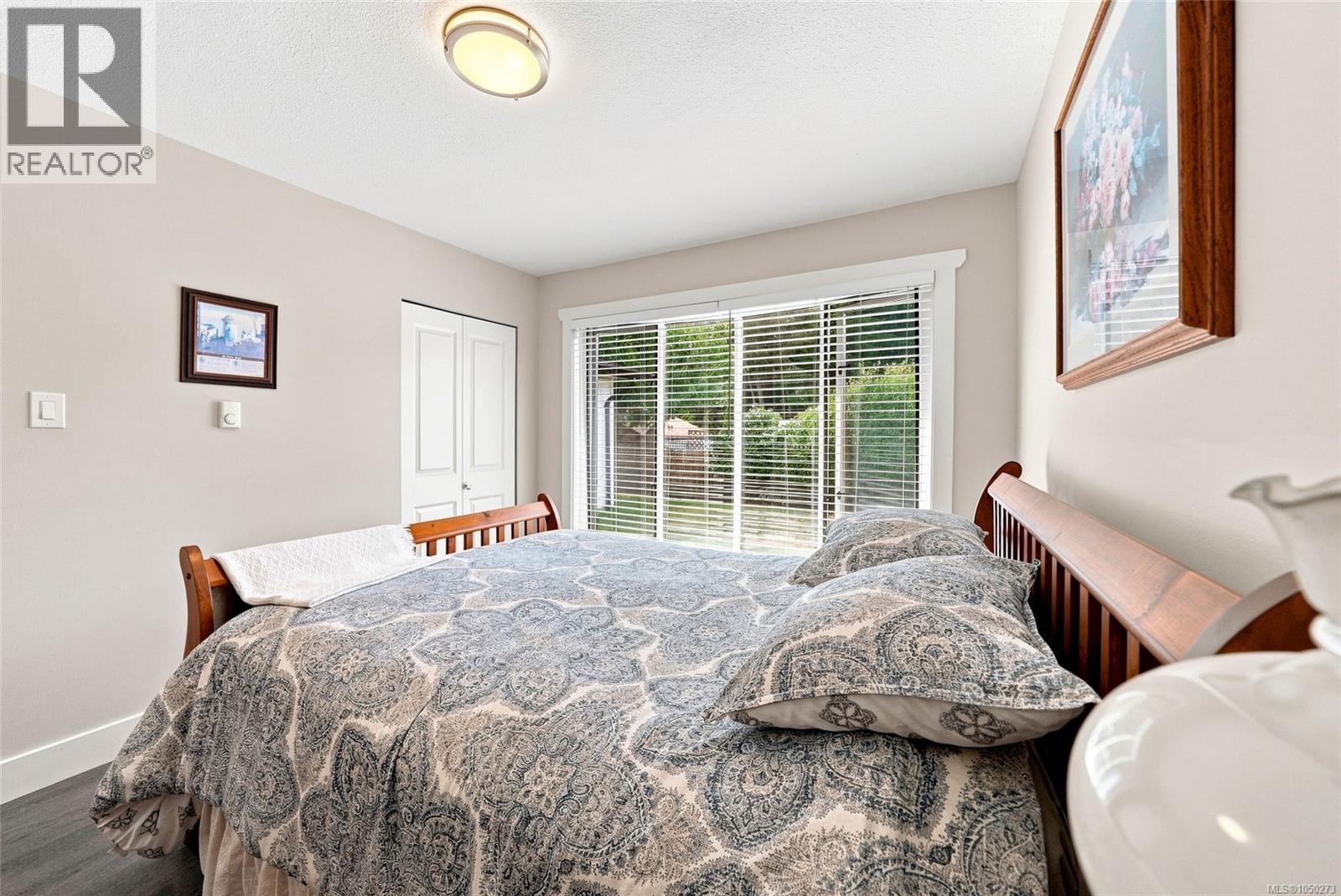 517 Hall Rd - Image 26