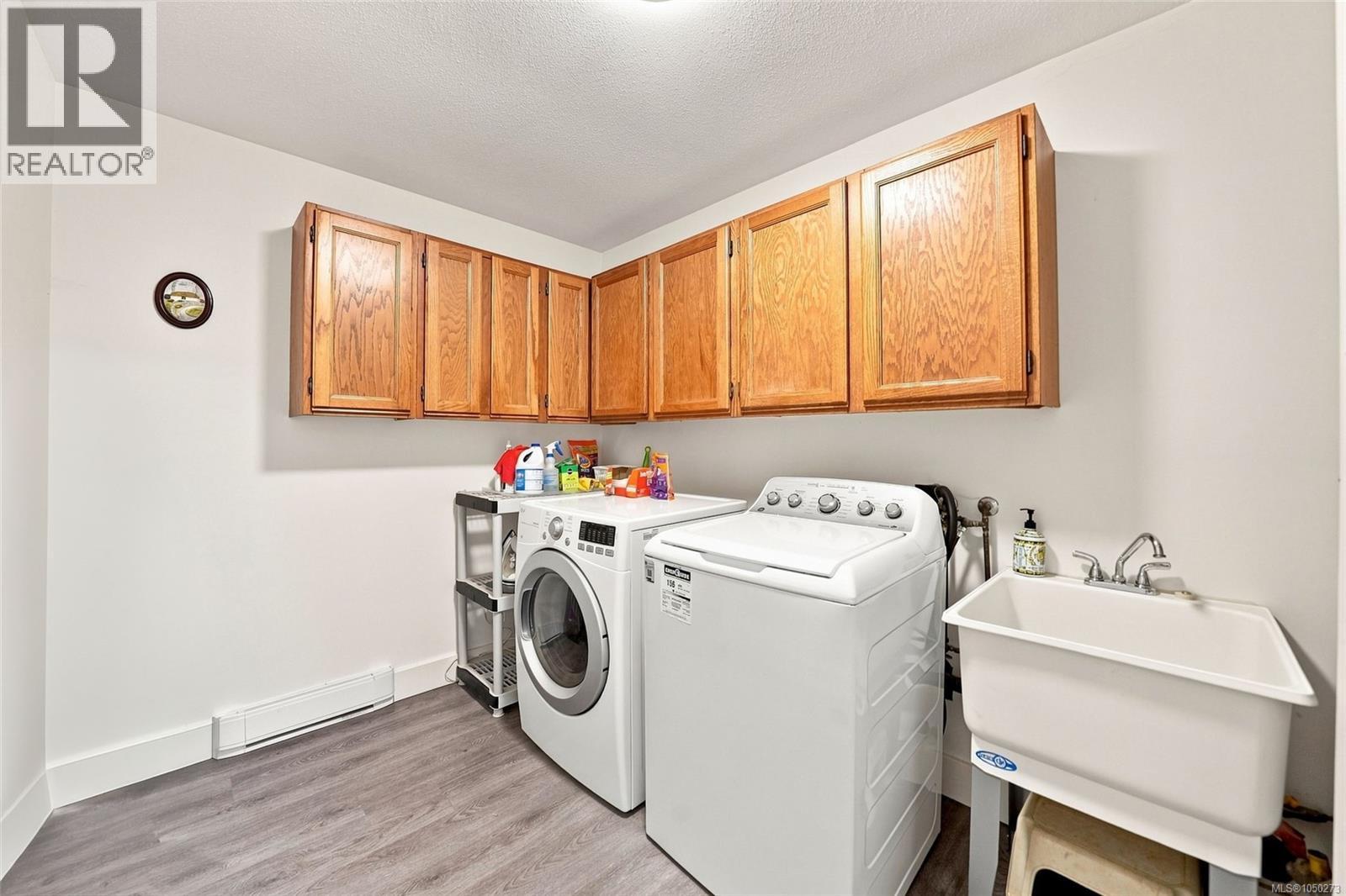 517 Hall Rd - Image 28
