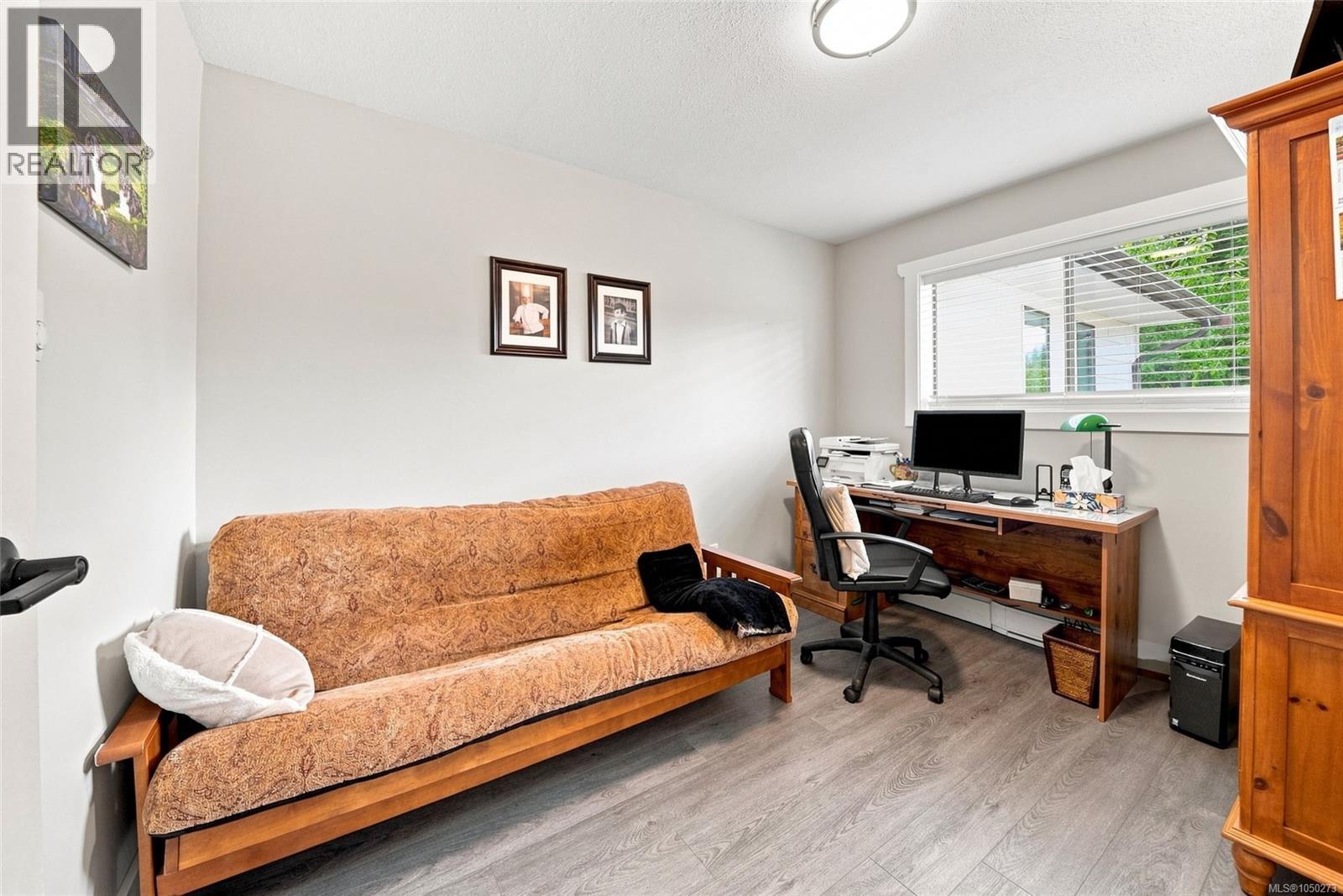 517 Hall Rd - 8