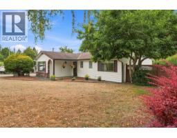 517 Hall Rd, Qualicum Beach, BC V9K1B7 Photo 11