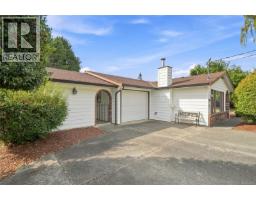 517 Hall Rd, Qualicum Beach, BC V9K1B7 Photo 13