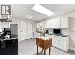 517 Hall Rd, Qualicum Beach, BC V9K1B7 Photo 19