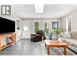 517 Hall Rd, Qualicum Beach, BC V9K1B7 Photo 23