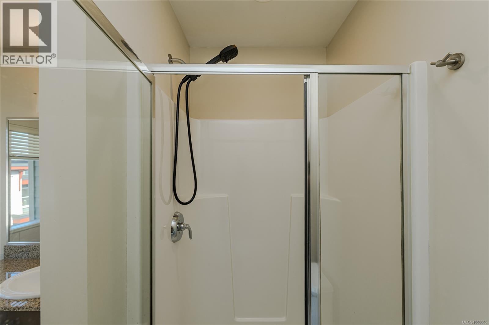 2105 Greenhill Rise - Image 23