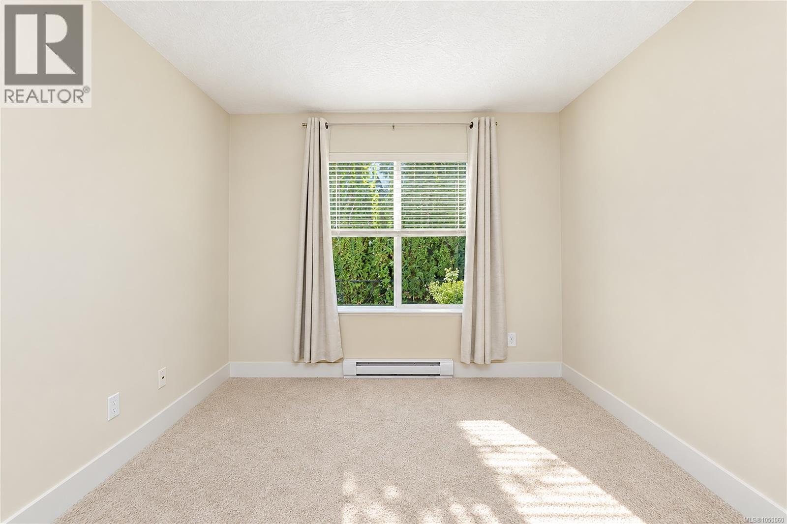 2105 Greenhill Rise - Image 29