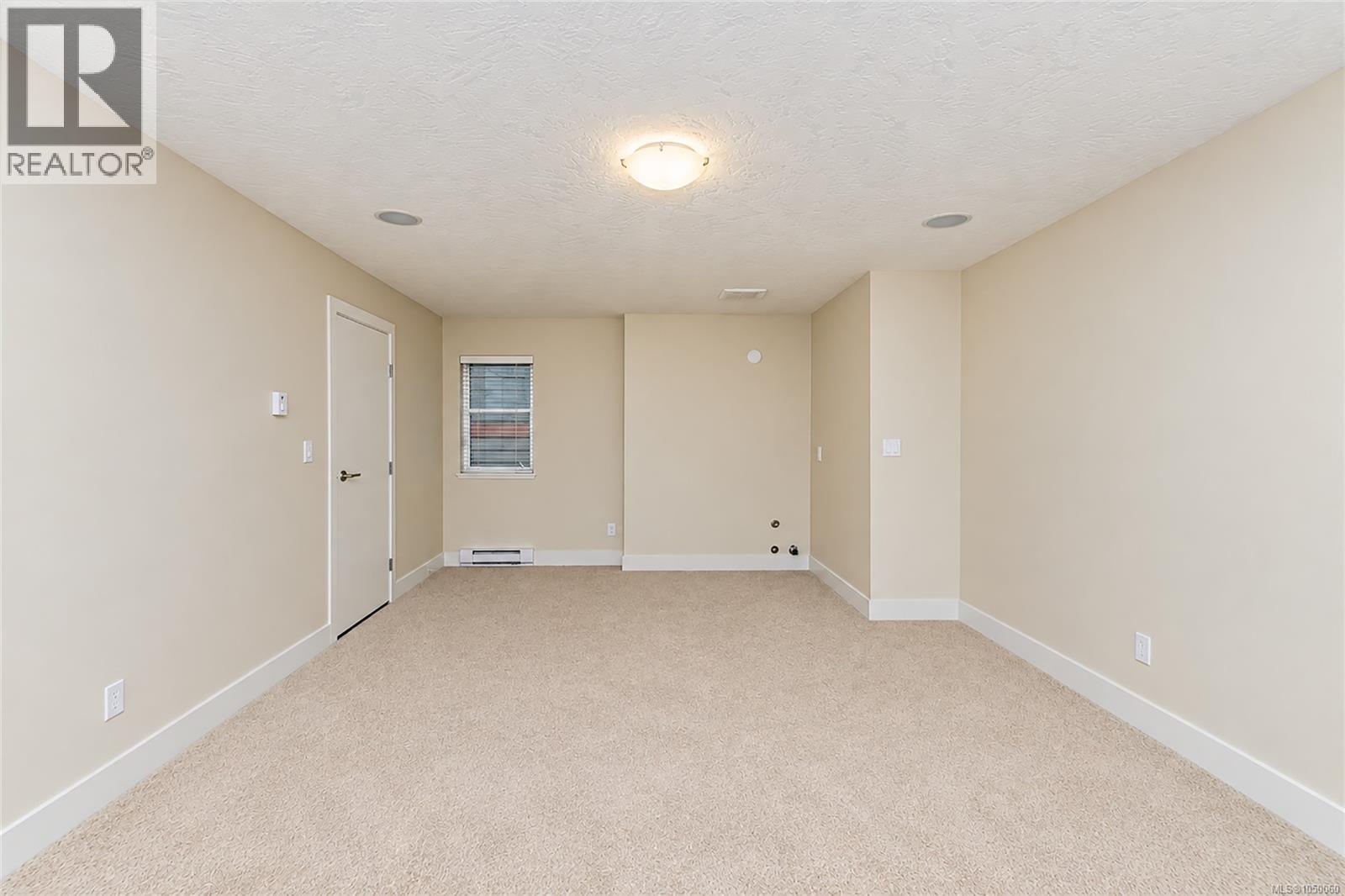 2105 Greenhill Rise - Image 35