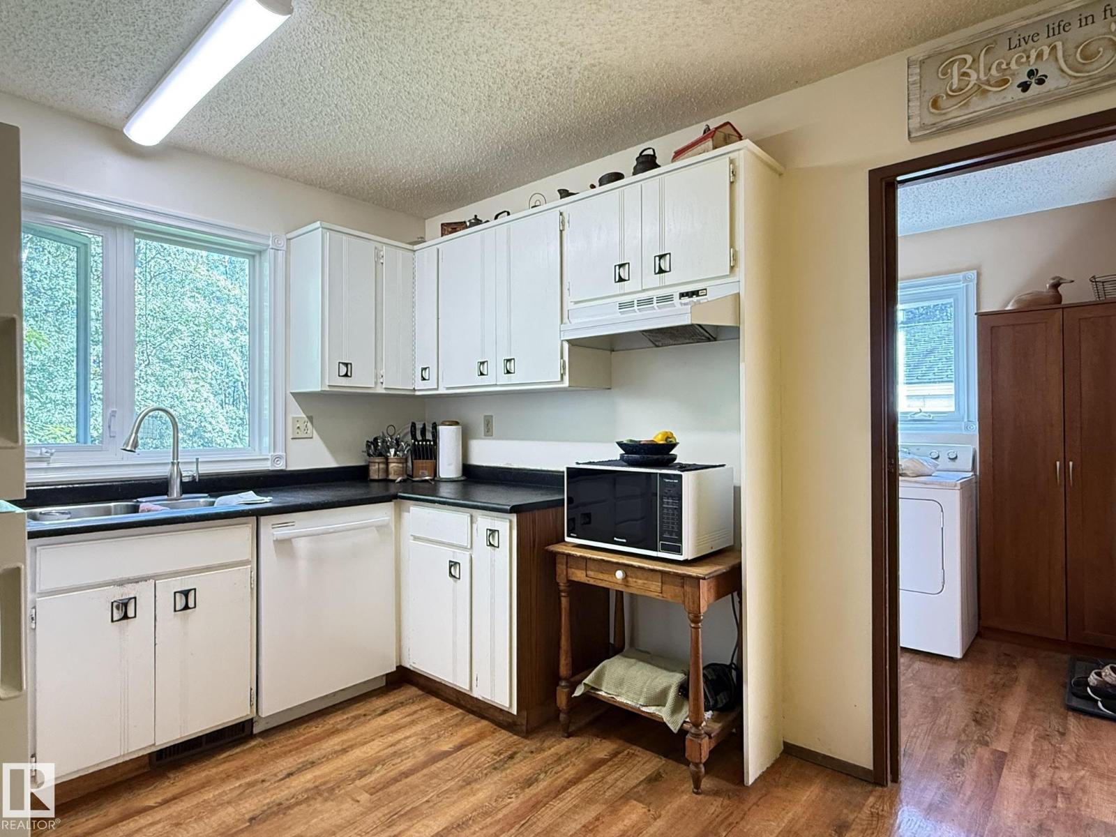 474009 RGE ROAD 10 - 8