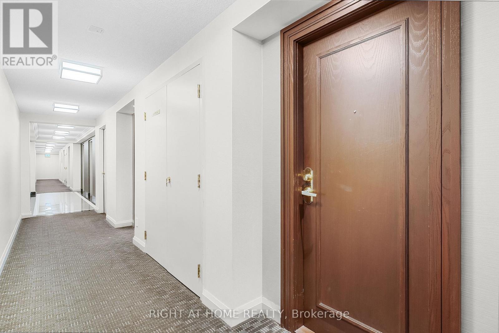 #1602 18 PARKVIEW AVENUE - 19