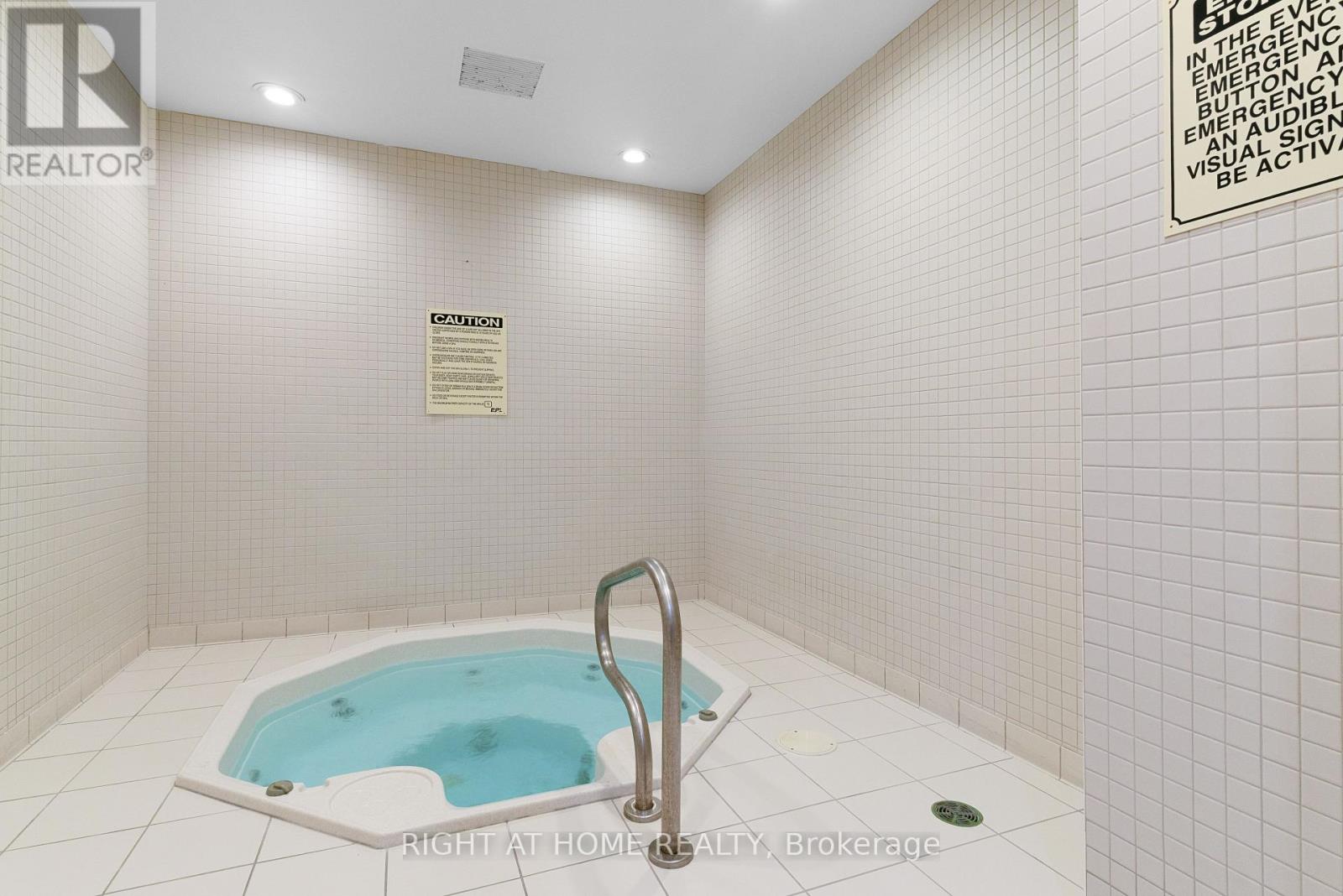 #1602 18 PARKVIEW AVENUE - 24