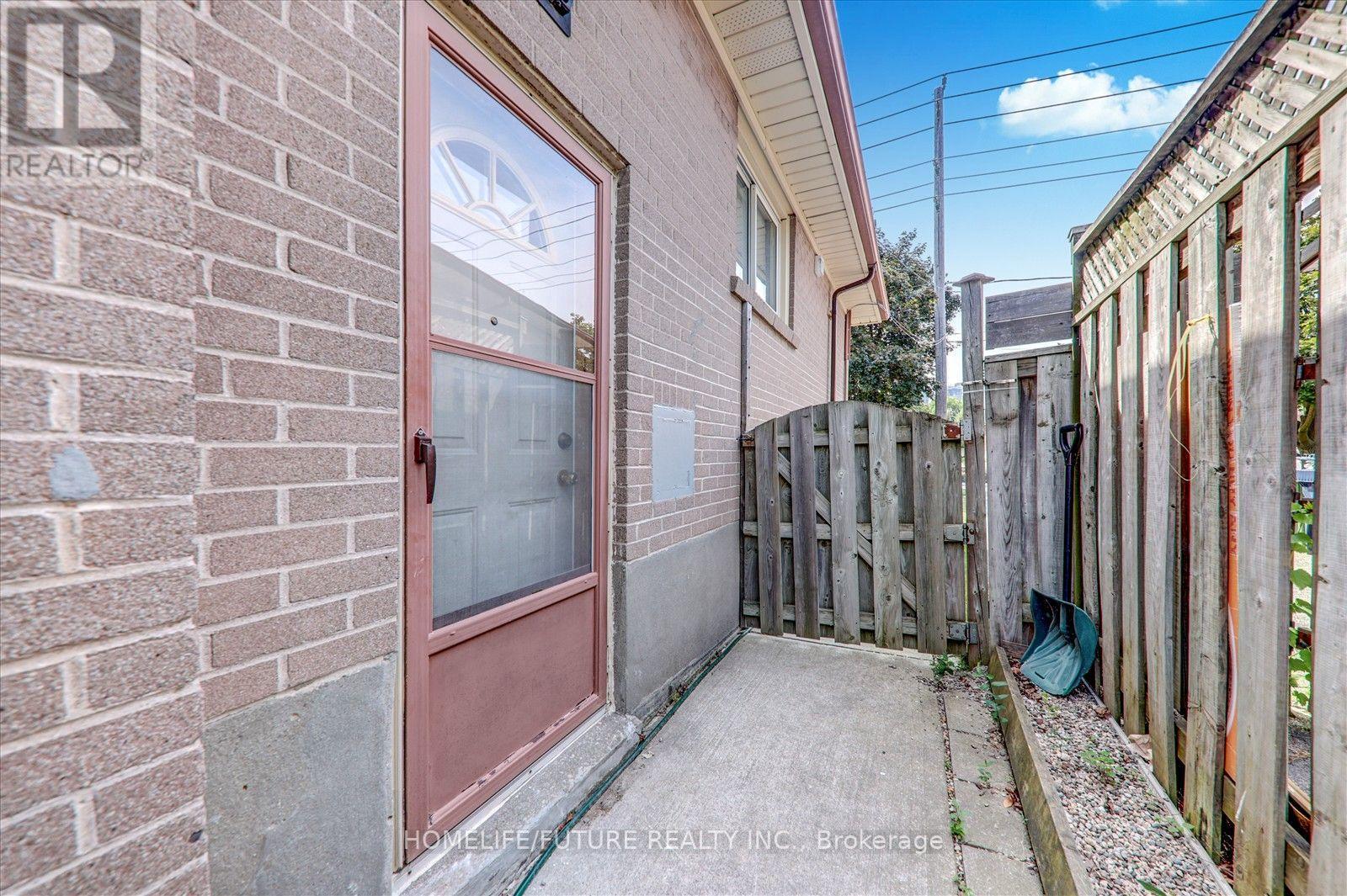 BSMT - 417 PAINTED POST DRIVE, Toronto (Woburn) — photo 4