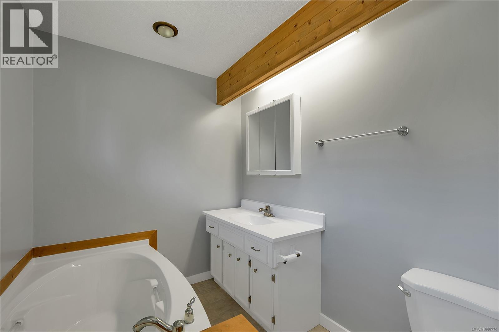 556 Coal Harbour Rd - Image 16
