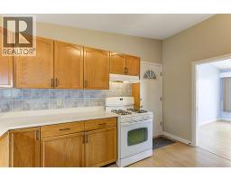 Kitchen - 3803 Brown Road, West Kelowna, BC V4T2J3 Photo 12