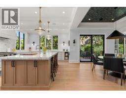 3395 Weald Rd S, Oak Bay, BC V8R6E4 Photo 35