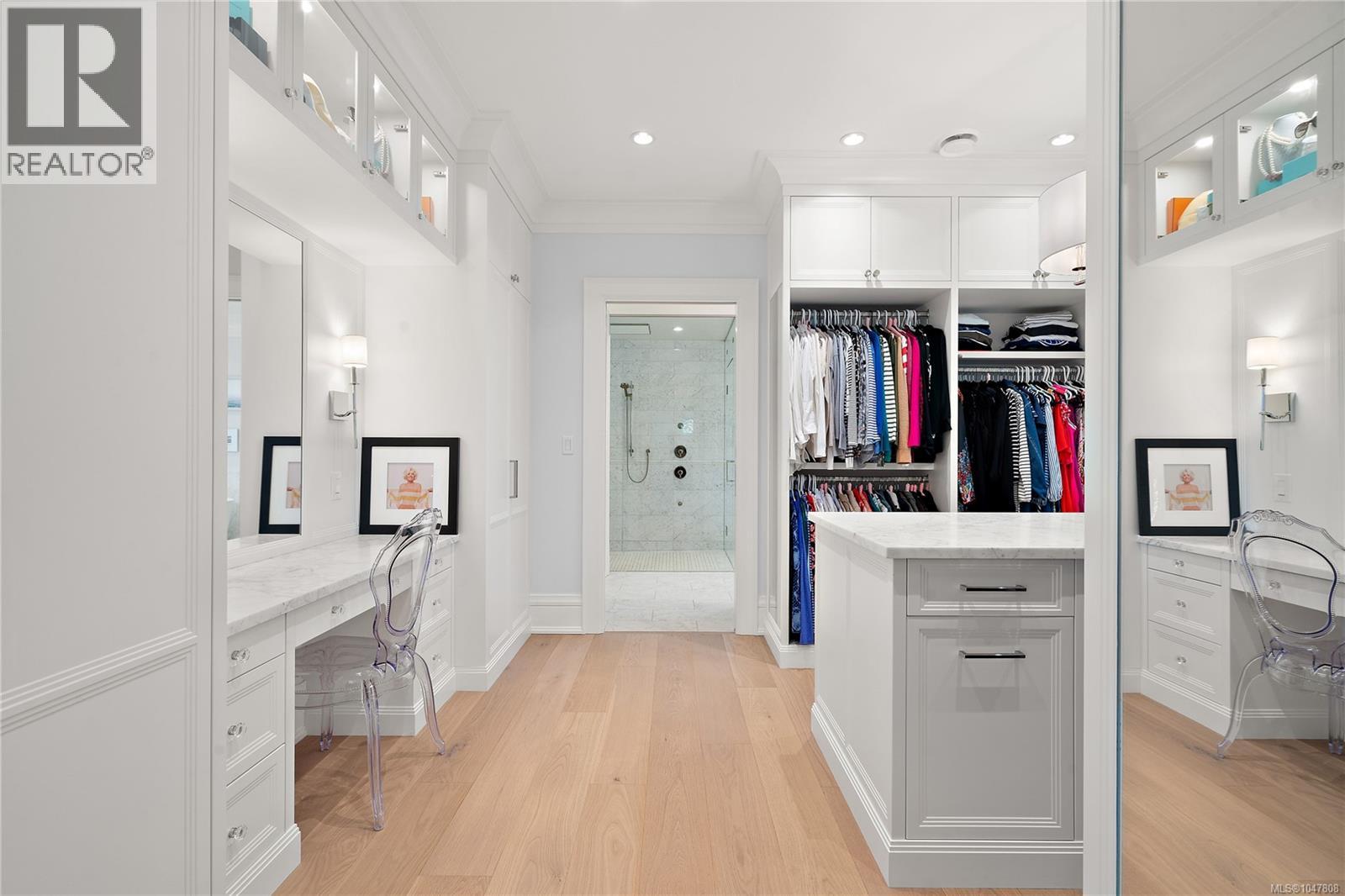  3395 Weald Road South, Oak Bay