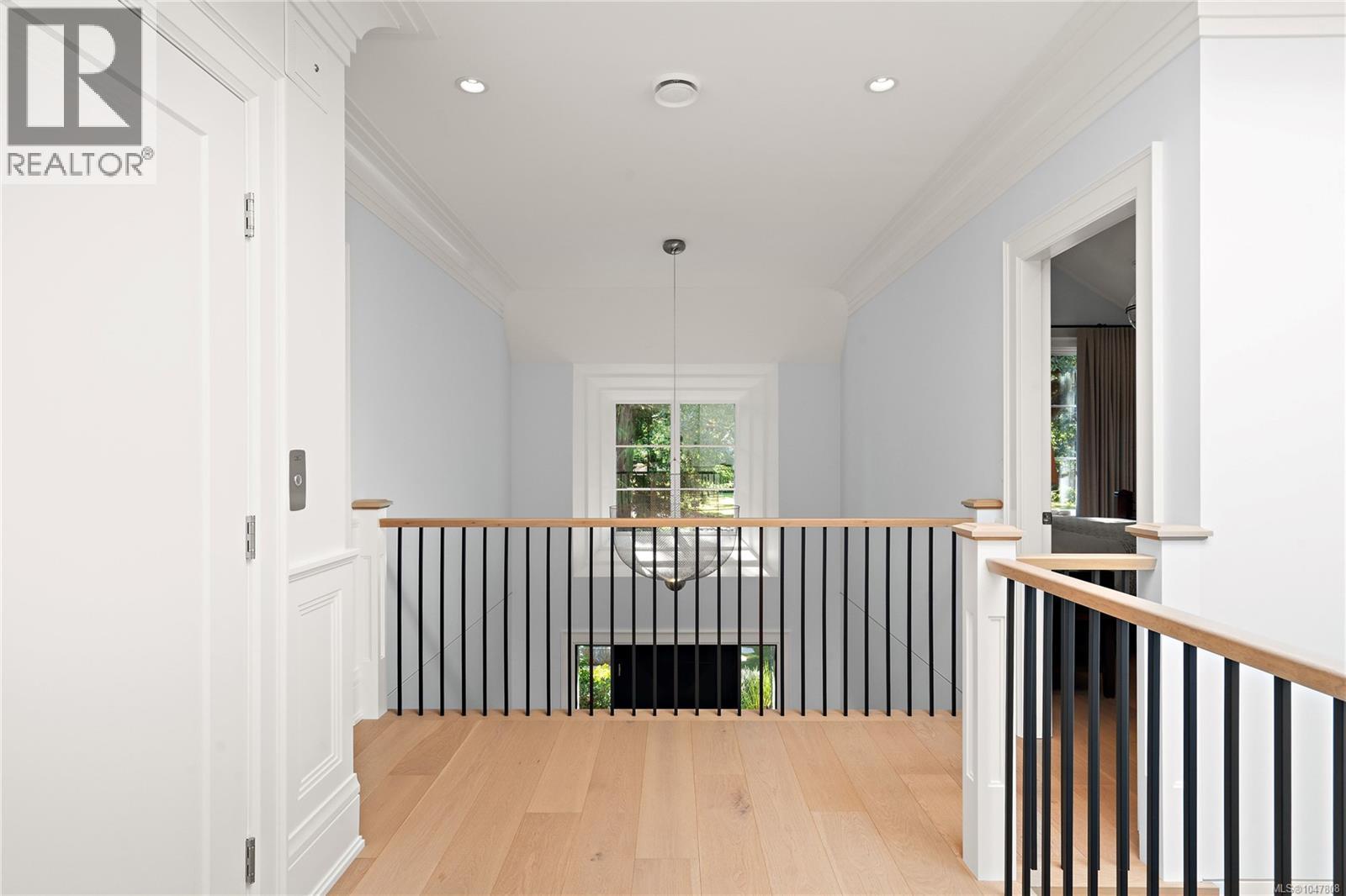 3395 Weald Rd S - 50