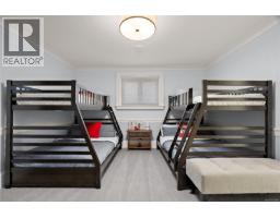3395 Weald Rd S, Oak Bay, BC V8R6E4 Photo 70