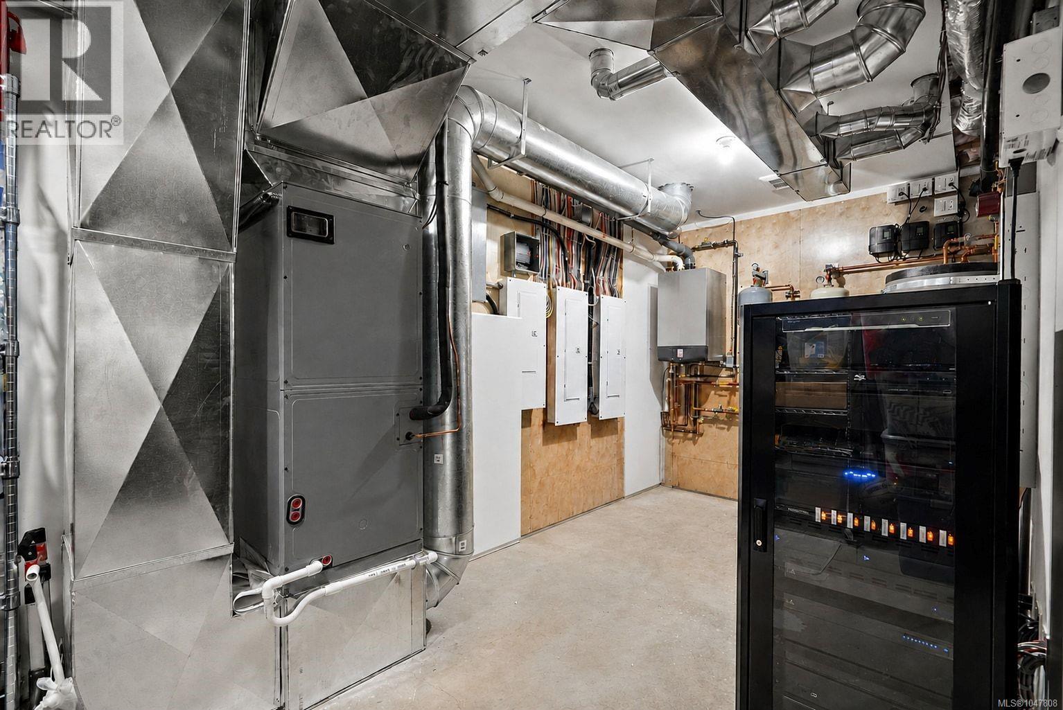  3395 Weald Road South, Oak Bay