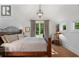 3395 Weald Rd S, Oak Bay, BC V8R6E4 Photo 66