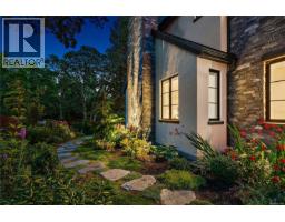 3395 Weald Rd S, Oak Bay, BC V8R6E4 Photo 83