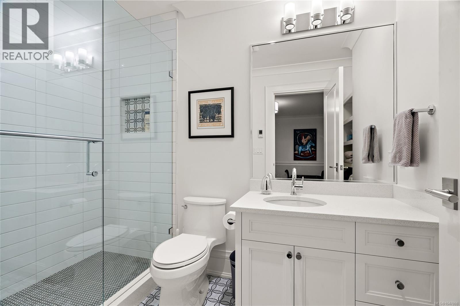  3395 Weald Road South, Oak Bay