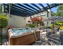 3395 Weald Rd S, Oak Bay, BC V8R6E4 Photo 84