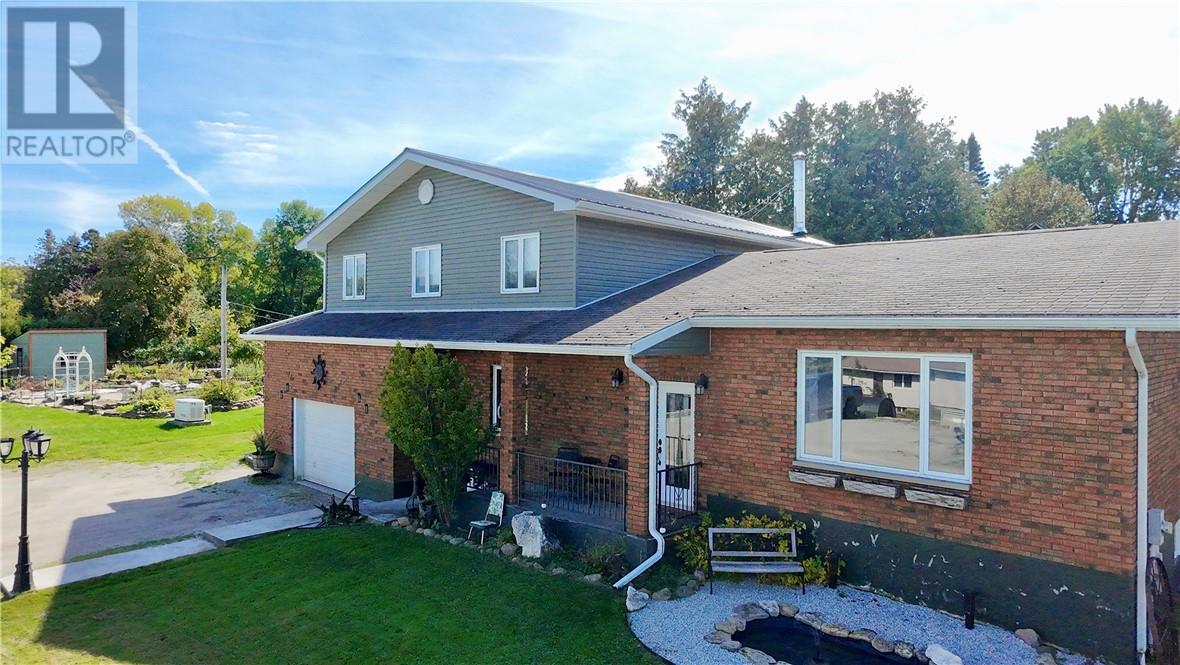 16 Meredith, Gore Bay